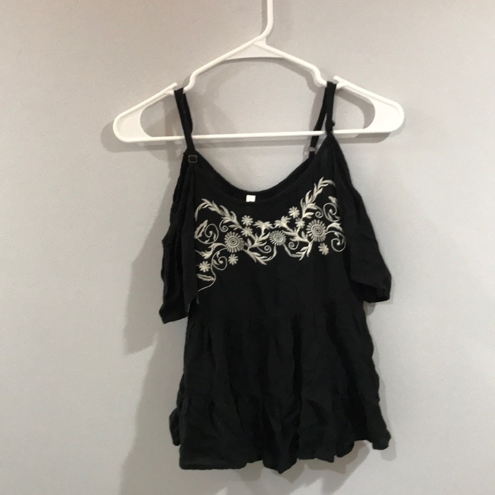 green and embroidered shoulder less dress shirt